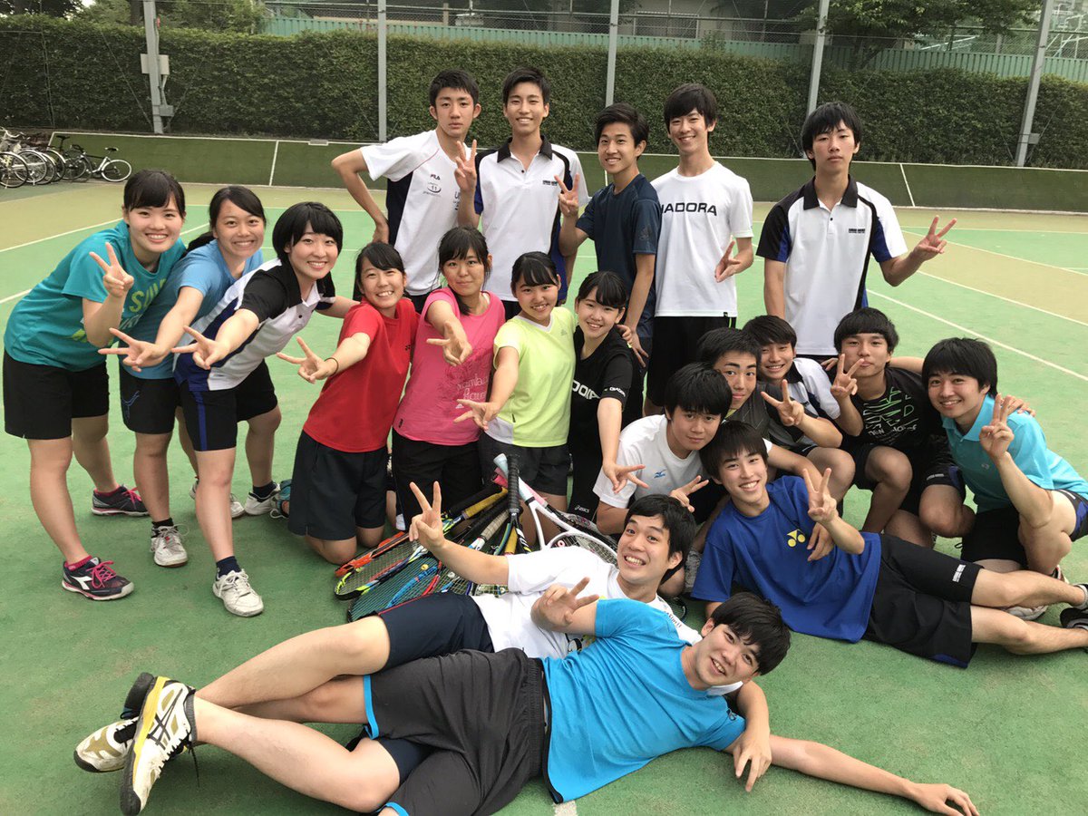 fx9k4fk's tweet photo. 今日でテニス部引退しました
部長としてしっかりとまとめられたかって言われたら不安が残るけどこのメンバーのおかげで色々頑張ってこれたしいい思い出がたくさんできてよかった！ https://t.co/MnXnCJWlXp