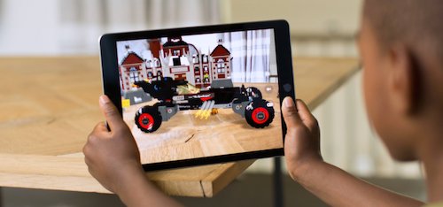 Digitas's tweet photo. .@keithsoljacich on what brands + marketers should know when it comes to the #AR landscape #WWDC17 #augmentedreality https://t.co/EUx8qlONLu https://t.co/yhleqb9uX4