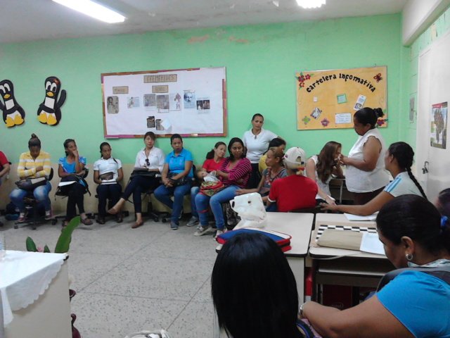CBITYARSANFELIP's tweet photo. Jornada sobre el uso de los medios de comunicación y el internet, en la educación de los niños. Cbit Padre Delgado https://t.co/2ns8MxwXRc