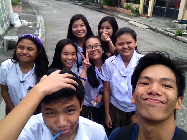 enashbravo's tweet photo. Di na uso excuses, pag para kay Jesus, give it all and do your best! πππ Di na baleng basa sa ulan at pagod. May pahinga naman. ππ»πͺπ» #PCNHS https://t.co/EQ1C2lGTPZ