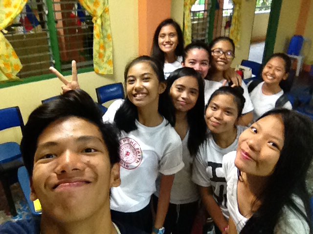 enashbravo's tweet photo. Di na uso excuses, pag para kay Jesus, give it all and do your best! πππ Di na baleng basa sa ulan at pagod. May pahinga naman. ππ»πͺπ» #PCNHS https://t.co/EQ1C2lGTPZ