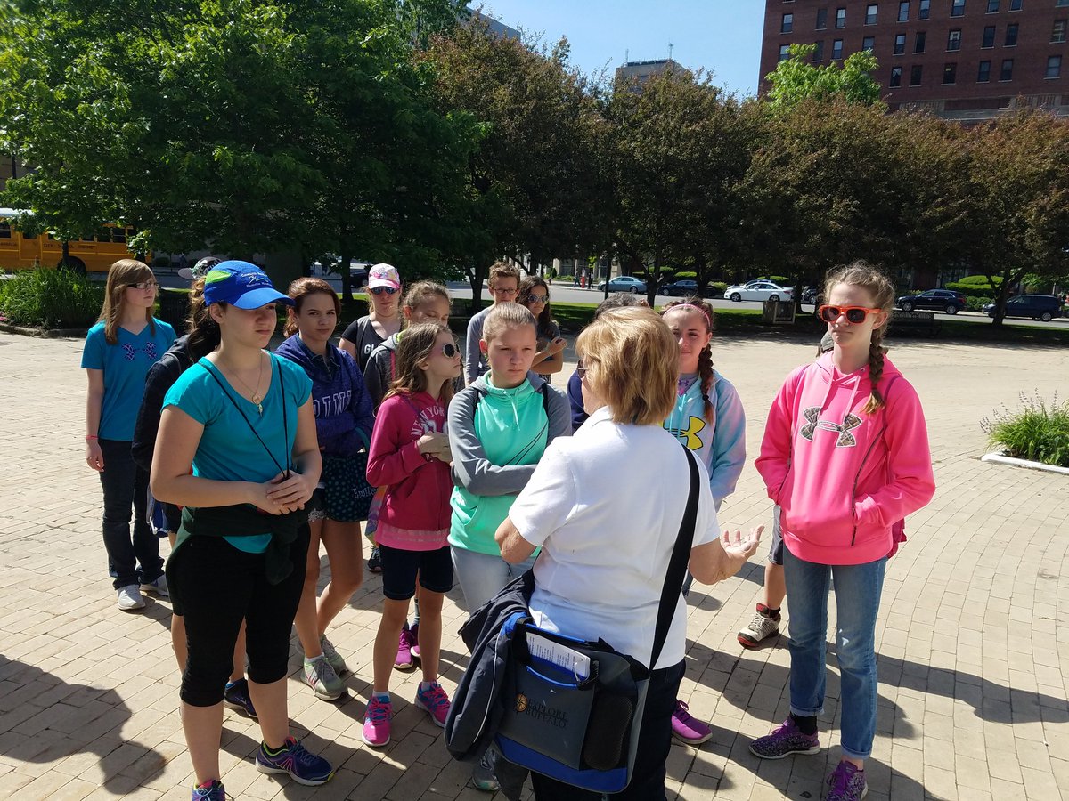 tdmhunt's tweet photo. 7th grade Buffalo Tour #buffalo #ProudTBAPanther @tbafcs https://t.co/K9Mw6y9u7S