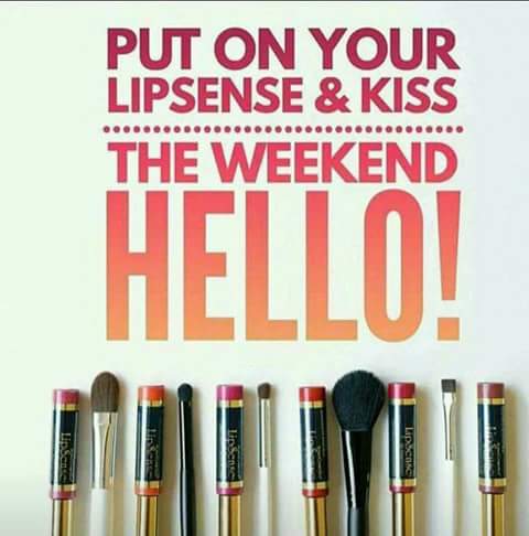 TamiKring's tweet photo. Woohoo! Hello Friday, and Hello to the weekend. Enjoy everyone 👄👄 https://t.co/CEm42A8vzo