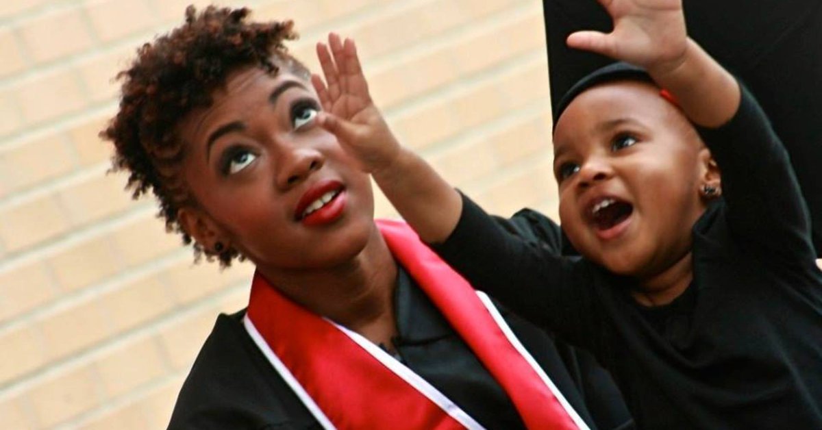 HuffPostFamily's tweet photo. To the graduating single moms, from @sabrinadezae: https://t.co/pTo3HSQRog https://t.co/cdzh9EgkWp