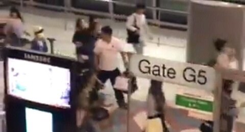 WEAERNEO's tweet photo. เราอยากไปวิ่งตามโอปป้าแบบเน้บางง่ะ//งืออสามก้อนของหนู  #welcomeCBXtoThailand https://t.co/91q44AuaOB