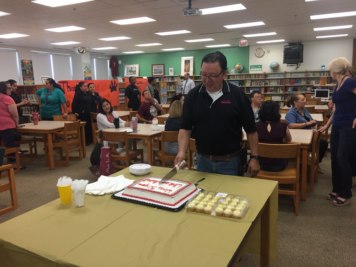 pickardcps's tweet photo. Pickard Elementary give a huge THANKS to Frank for his 30 years of service at the school. https://t.co/TpPi21J6Yz