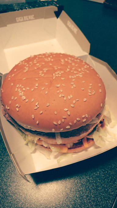 マクドナルド ギガビッグマック 6月1日から数量限定発売 ビッグマックセット は140円オフ