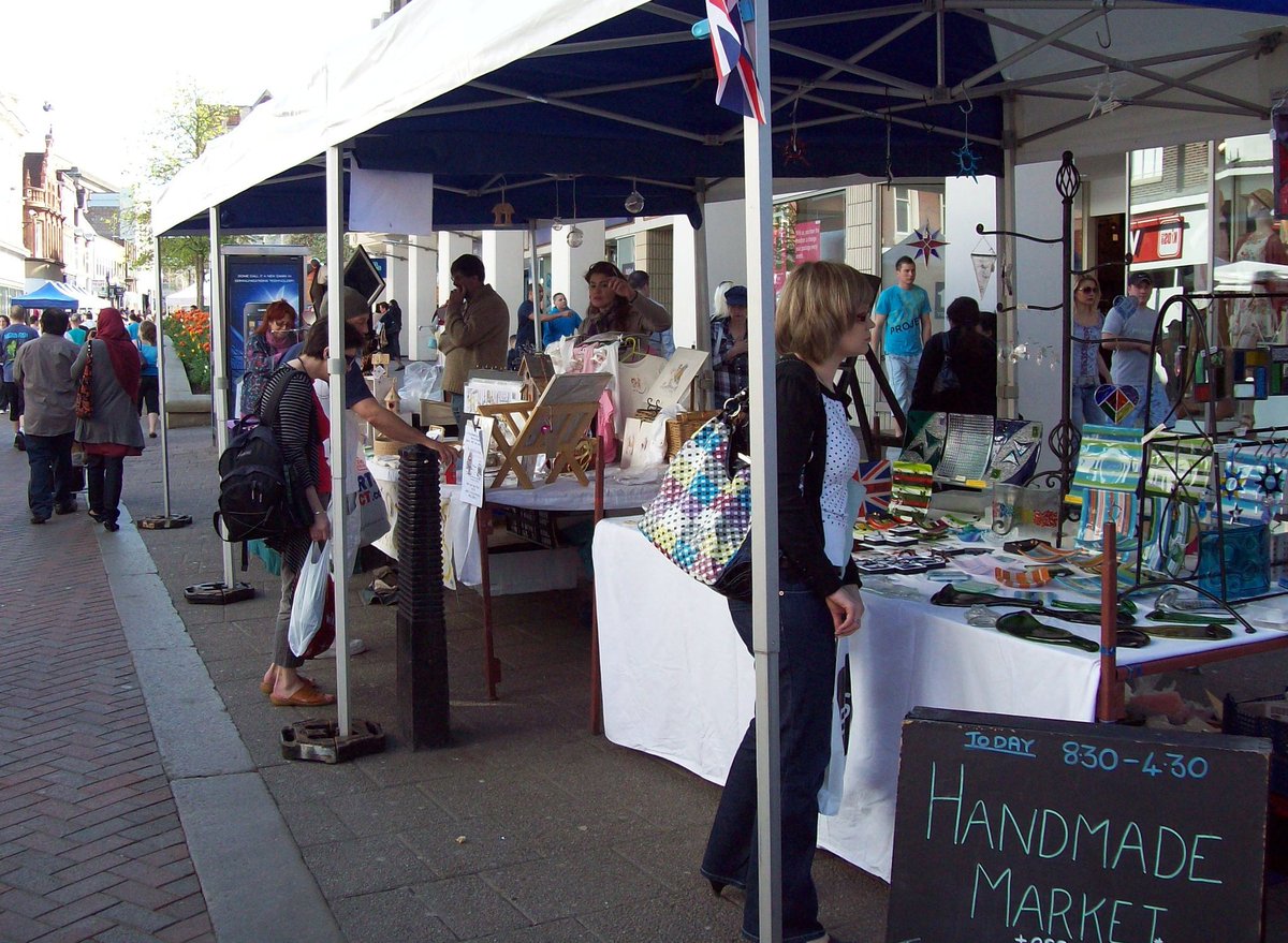 BedfordHandmade's tweet image. We are back tommrow 10th June 2017 in Bedford Town Centre. Please come along and bring the sunshine!!! #bedshour #handmade #HandmadeHour