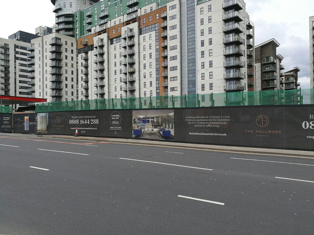 SignworldGroup's tweet image. We've been busy this week installing a huge 70 metres of hoarding in Manchester city centre. Another great job by the team!