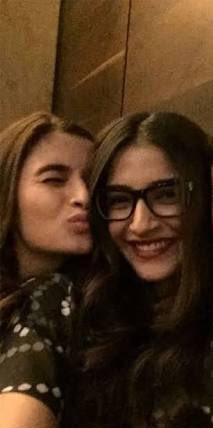 <a href="/aliaa08/">Alia Bhatt</a> <a href="/sonamakapoor/">Sonam K Ahuja</a> Happy birthday to her 🤗