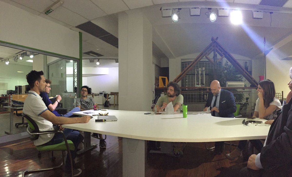 fillypollinzi's tweet photo. L'incontro di @AvvAMaestri e @giuliocavalli con @Officina_kr. Costruiamo #giornimigliori per digitalizzazione beni culturali. @PossibileIt https://t.co/SrOQN5y8YP