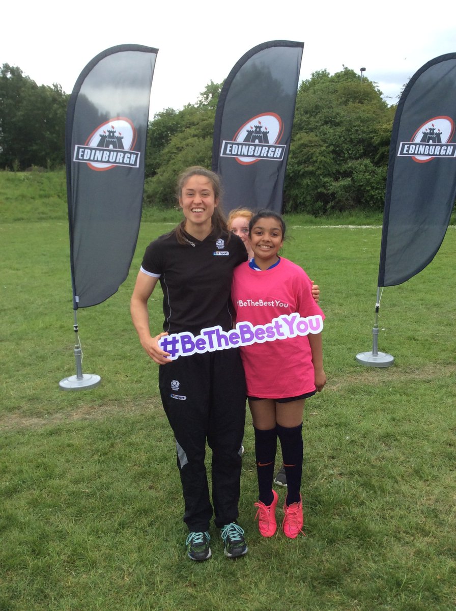 LeithVixens's tweet photo. Some of our players with @RhonaLloyd96 last week. #leith7s #leithvixens #girlsrugby https://t.co/dv9K4q8Ynr