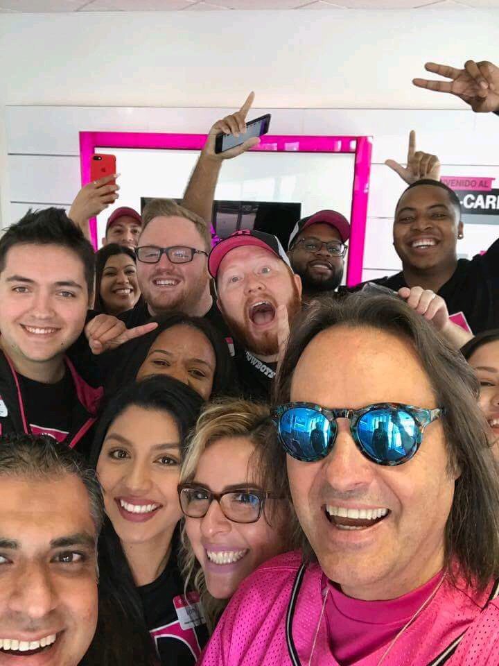 GOMCDFORD's tweet photo. HOUSTON SOUTHEAST @JohnLegere https://t.co/mGVVGb7IHZ