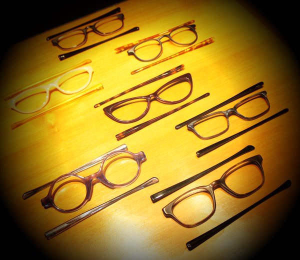 Startup_YVR's tweet photo. After Sara Moshurchak's #PKNVan talk, we now clearly see how bespoke @eyeland_eyewear & #MOSHdesigns creates custom frames unlike any other. https://t.co/uRnKVa0GRw