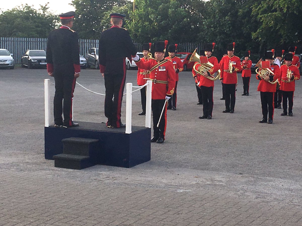 Andy_Black_71's tweet photo. A great evening with @201FdHosp during @ExMc17 with @RSignalsBand. NHS teams put in huge effort...well done everyone. @Army_BeTheBest https://t.co/P6ZljEf7fy