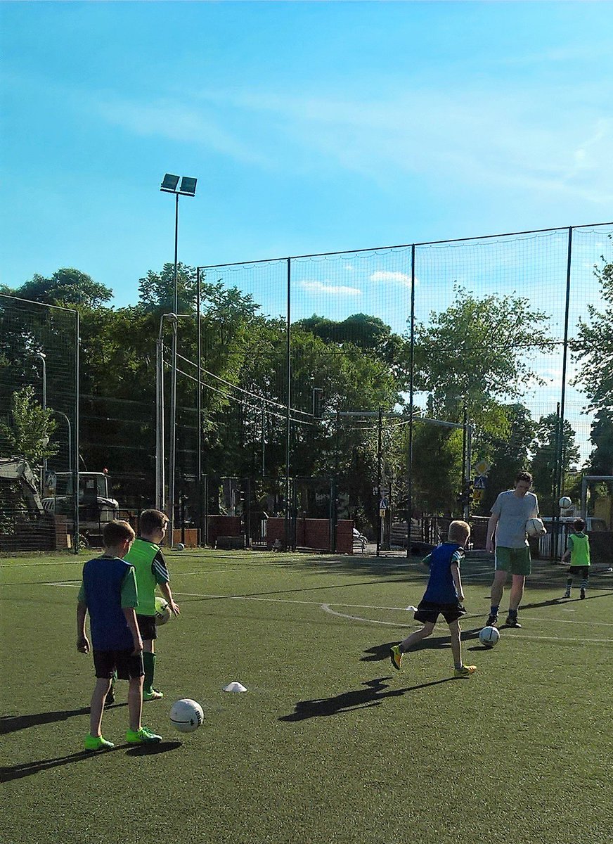 Final training session in Szydlowiec before the tournament tomorrow. Good luck to Everyone. <a href="/PolskaEire/">PolskaÉire Festival</a> <a href="/IrlEmbWarsaw/">Ireland in Poland</a> @HeraldStriker