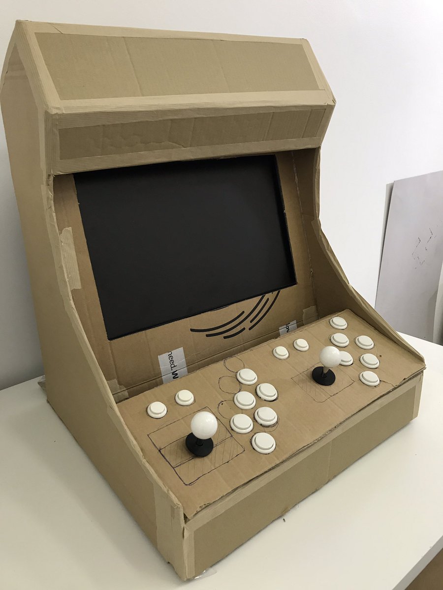 Agence_187's tweet photo. 1ère #borne d'#arcade 100% #ecolo #madeby187 #recup #green #cardboard #gamer #diy #Agence187 https://t.co/EkFpCdORIA