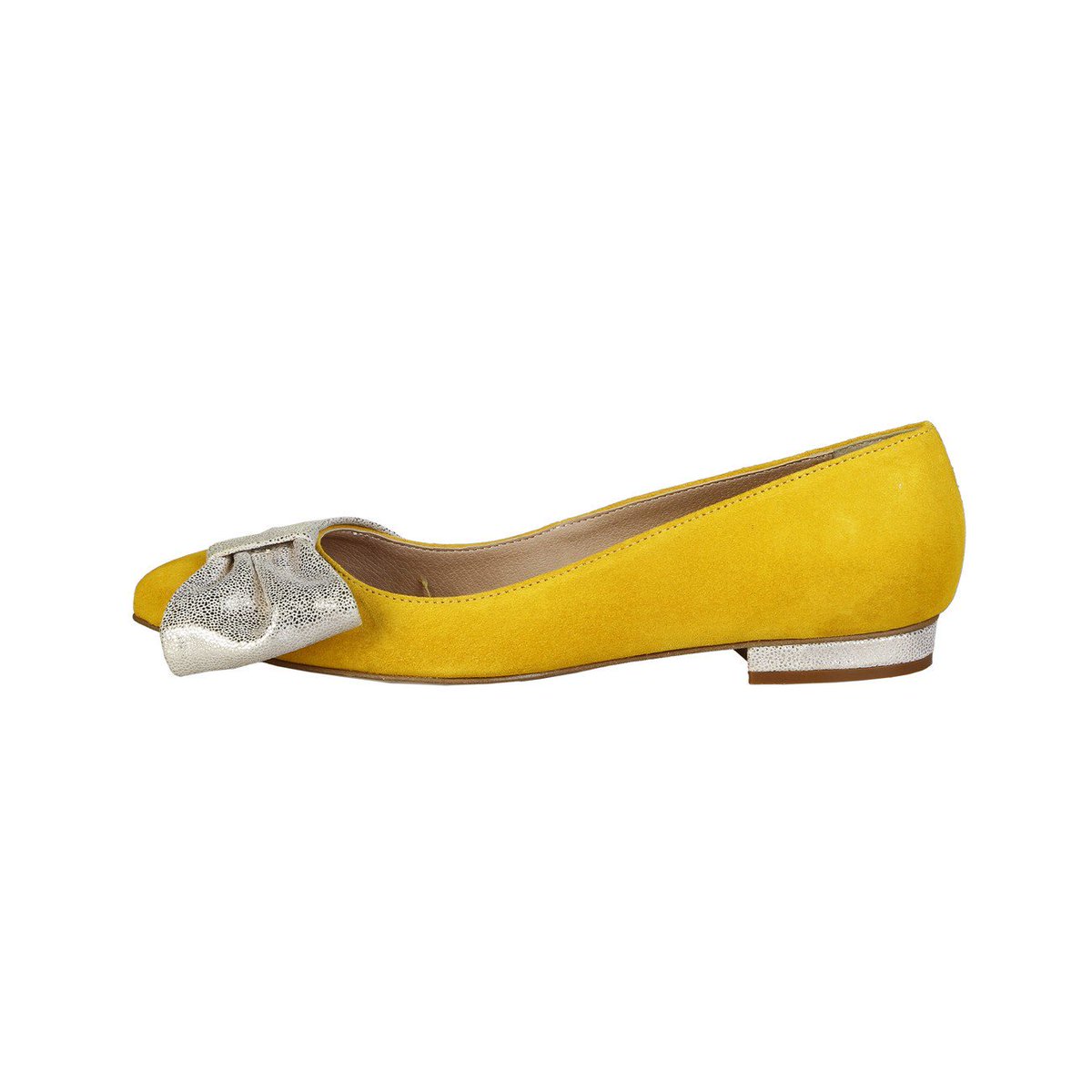 SavageCatwalk's tweet photo. Gorgeous yellow leather flats from Versace. #V1969 #womensshoes #balletflats #fashion https://t.co/6FEt58ka1V https://t.co/jhjpviyiJh
