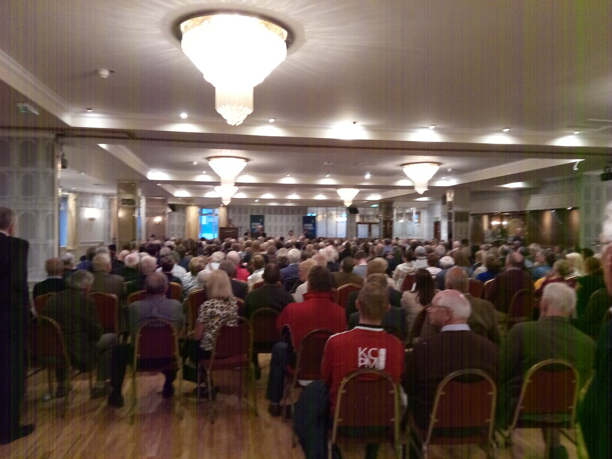 shannonsidenews's tweet photo. Packed house in Longford Arms as Fine Gael convention begins #LDFG #Fine Gael https://t.co/ldLNhlmIiP
