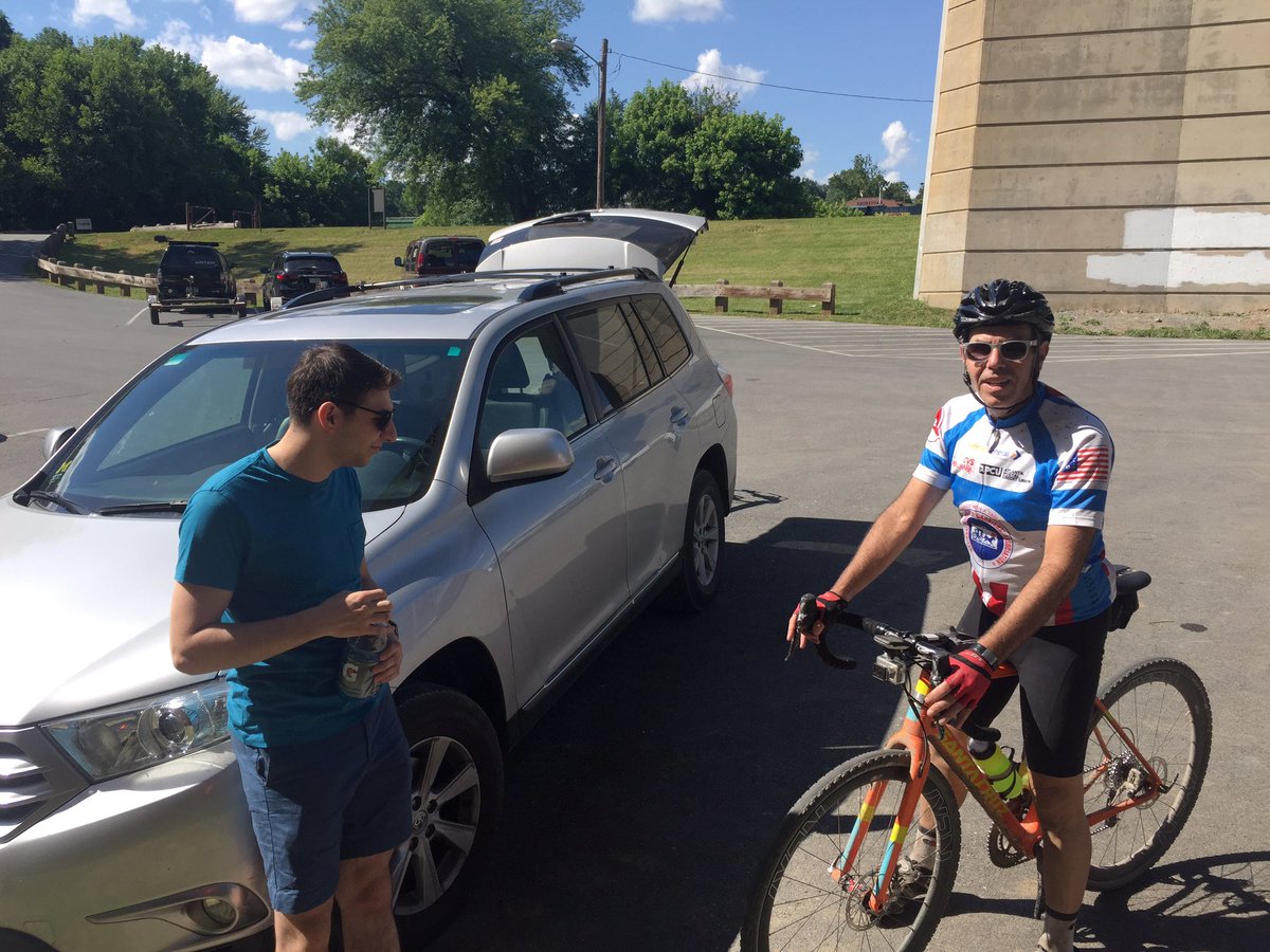 ciclibucatini's tweet photo. SAG backup in Brunswick. 55 miles to go. #CandOinOneDay https://t.co/9vB4H7ZgsW