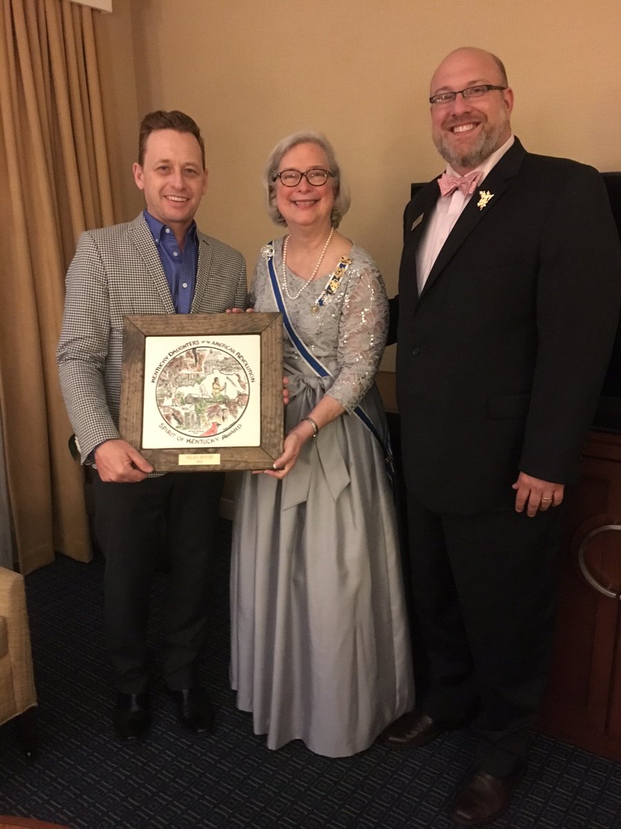 KyTodayEditor's tweet photo. Appalachian writer Silas House receives Spirit of Kentucky award https://t.co/HcLSjvvhfL  @silasdhouse @brenthutchinson @jujuoui https://t.co/cHPdAUJTIv