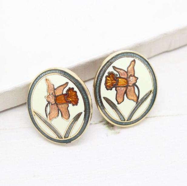 newhomevintage's tweet photo. Beautiful #vintage #jewellery available from >> https://t.co/67TiMqIUPB #vintagejewelry #sale #vintagestyle #fashion https://t.co/n8VShMrr6Q