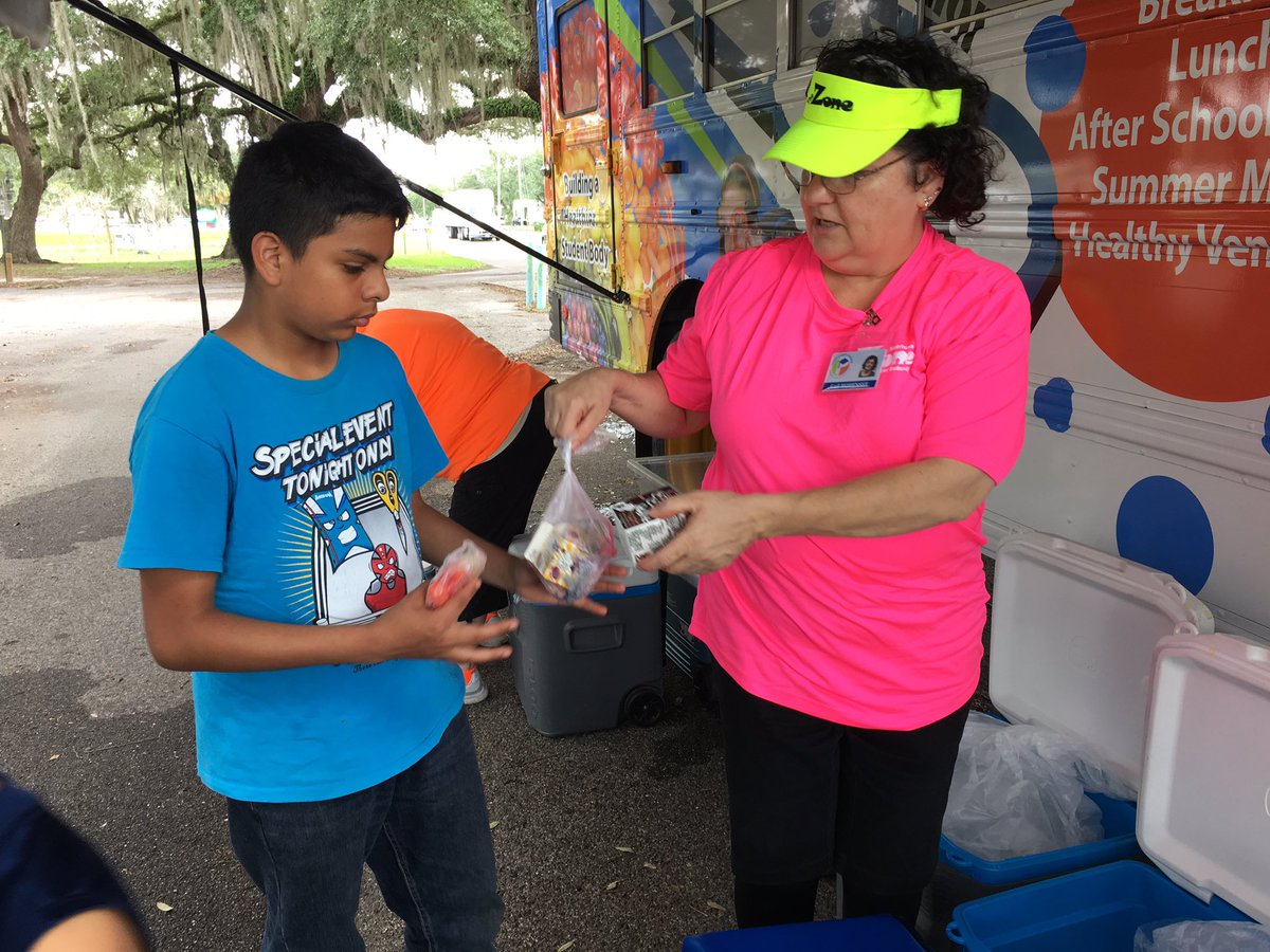 pascoschools's tweet photo. Everyone is having a great day at the @PascoNutrition Summer Lunch Kick Off Event at Zephyr Park. https://t.co/CIsZEr7JV3