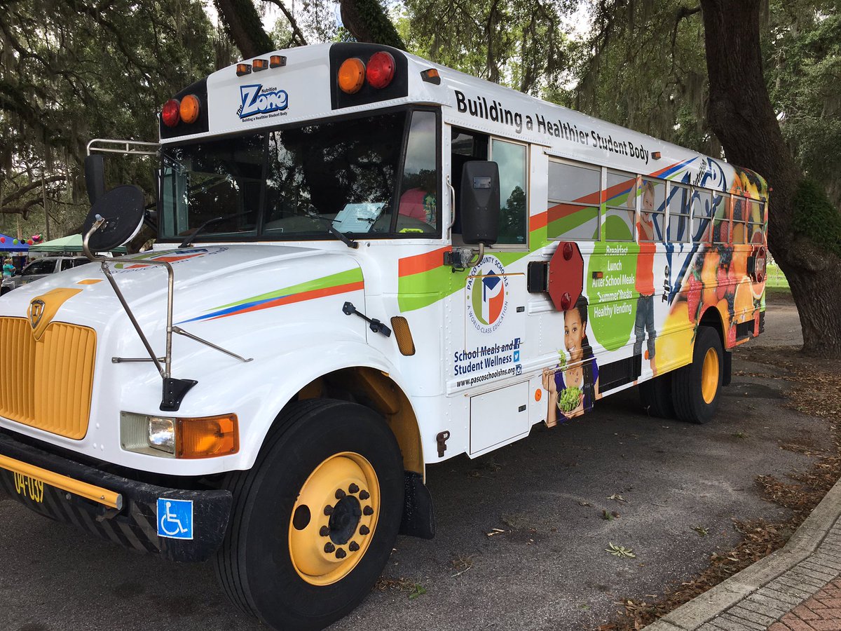pascoschools's tweet photo. Everyone is having a great day at the @PascoNutrition Summer Lunch Kick Off Event at Zephyr Park. https://t.co/CIsZEr7JV3