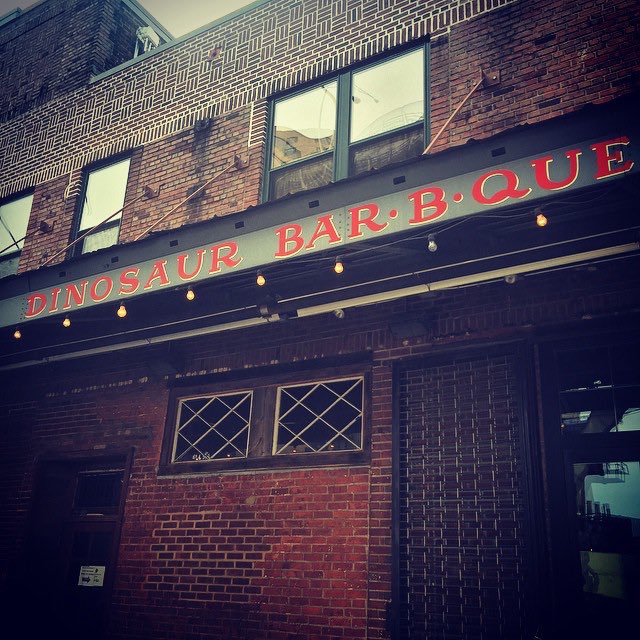 MavEvents's tweet photo. Nothing says summer like good BBQ! Satisfy your BBQ cravings at these 3 NYC hot spots! ☀️
@Dinosaur_BBQ @HillCountryNY @MightyQuinnsBBQ https://t.co/JQlL1LqojC