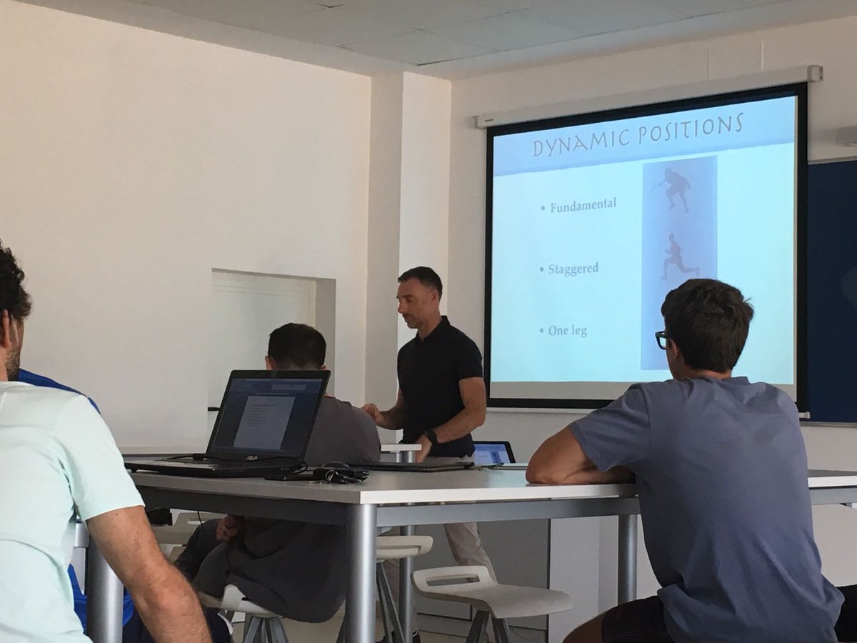 CEUAndalucia's tweet photo. Francesco Cuzzolin, teoría y práctica con los alumnos del máster en Optimización del Entrenamiento y Readaptación Físico-Deportiva https://t.co/IUuqtnm78q