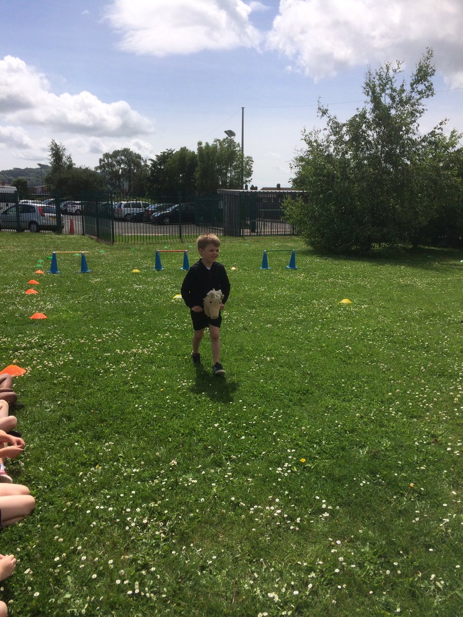 MissEvans11's tweet photo. @coneyhillschool Some new events were horse racing and caber tossing. https://t.co/xSGD6QE5Bv