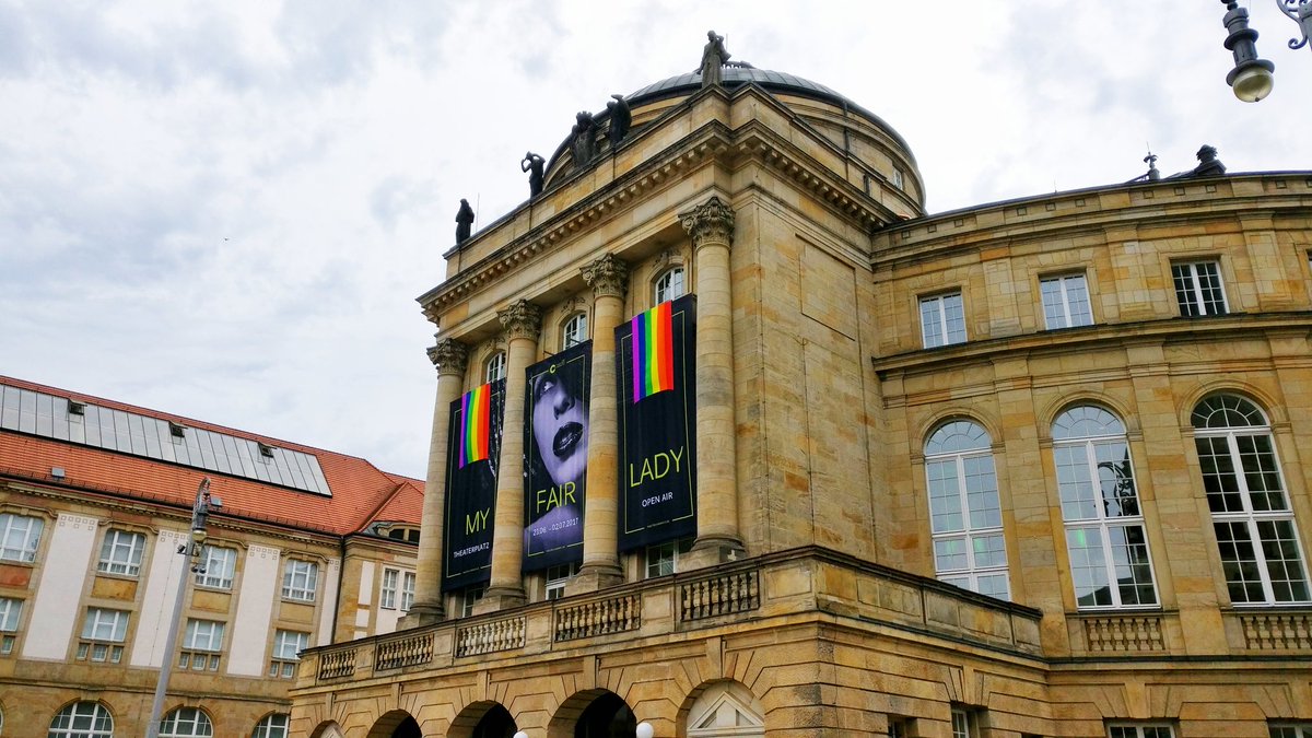 T0niR0's tweet photo. Regenbogenflaggen am Opernhaus \o/ #Pride2017 #Chemnitz Morgen ist es soweit! #csdc17 https://t.co/1bWjpthqb9