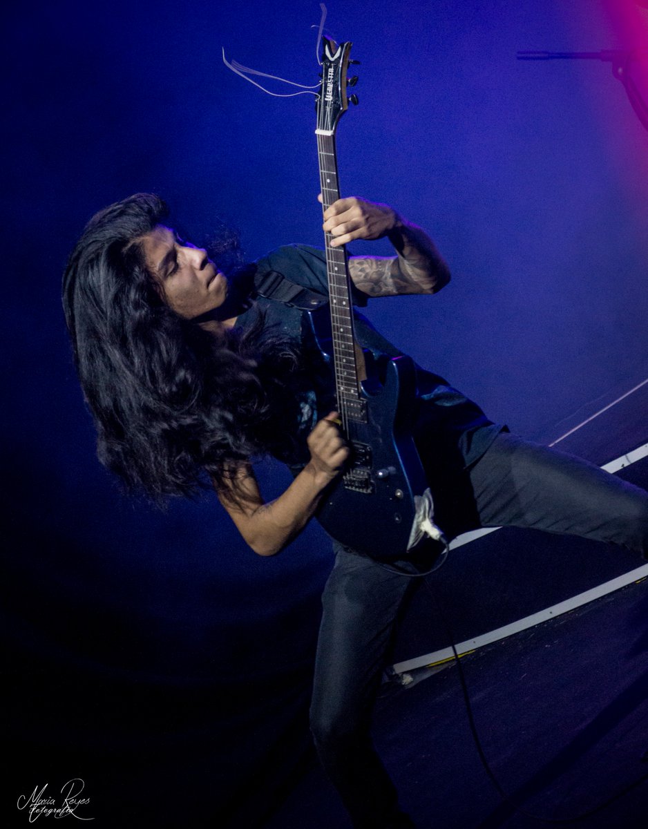 ElisyumProg's tweet photo. #DavidRojas #Guitar #Guitarrist #HailProgressiveMetal #Elisyum #Metal https://t.co/3she8hSI5U