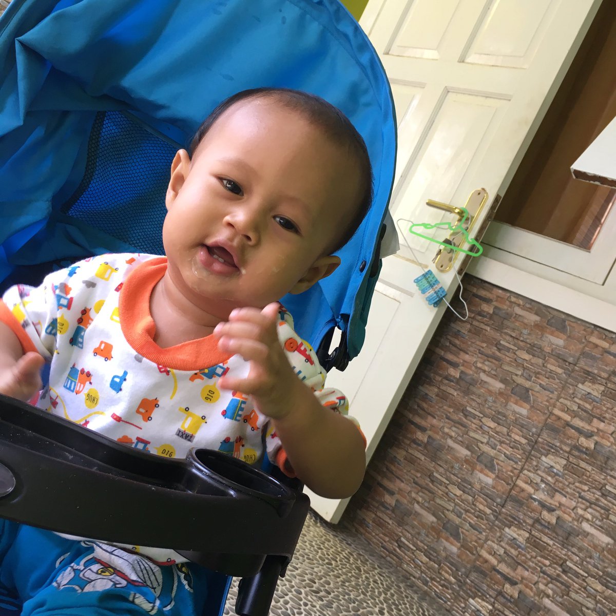 rizriz_rizkia's tweet photo. Anaknya mommy 😘😘😘 https://t.co/VCRmcaU1TB