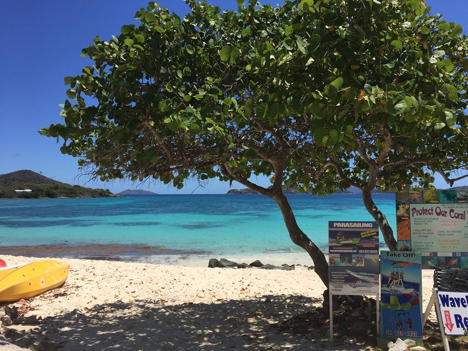 sbb_VI's tweet photo. It can't really get any better than a #cocktail paired with this view. https://t.co/PJSRbqRiIY