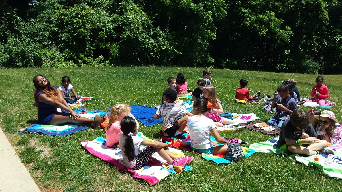 hilgar109's tweet photo. First grade picnic fun! @hilgar109 @Mrs_ Wilson 1stG  #LHEpride https://t.co/vHa5r5Ul48