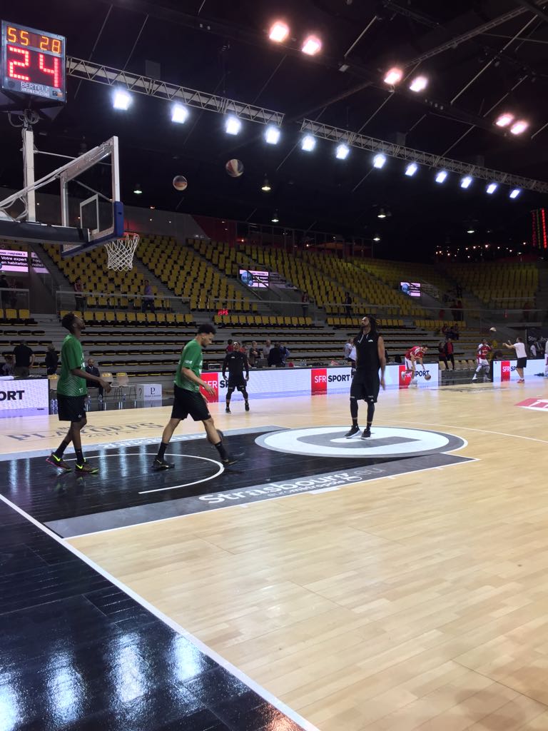 LDLCASVEL's tweet photo. Le Villeurbannais à l'échauffement, 50 minutes avant le début de la rencontre #SIGASVEL 💪 #GoAsvel #PlayoffsLNB #ObjectifBack2Back https://t.co/Lrd2x86l2H