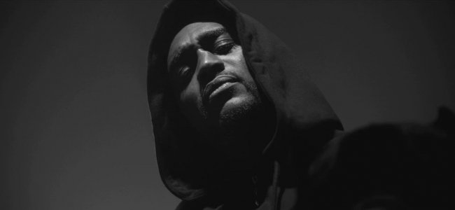 mouv's tweet photo. Le @general_mactyer balance le nouveau clip très sombre : "Intro" extrait de #Banger3 !
https://t.co/cXuygPU3TR https://t.co/8xSRk8fQEU