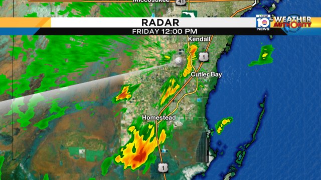 RIGHT NOW - Spotty showers moving through Kendall down to Homestead and the Eighteen Mile Stretch, Broward is dry. https://t.co/cw5BSSQPP5