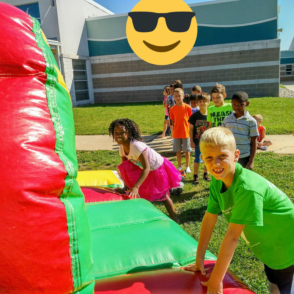 MrsChambersBME's tweet photo. On your mark, get set, GO!   #obstaclecourse #lastdayfun #readyfor2ndgrade ! https://t.co/QsuO9Yt5Xd