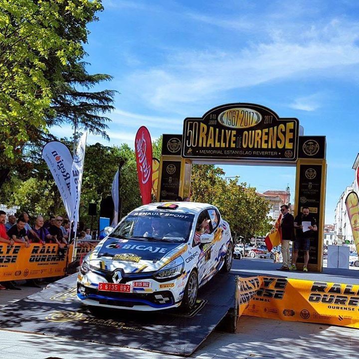 trsracingteam's tweet photo. Empezamos!!!!!! #trsracingteam #javierbouza7 #ivanbouza #renaultespaña #renaultsport #enterthezone #grupocaeiro #g… https://t.co/7py2FmLVX1 https://t.co/qO1xKNB7nk