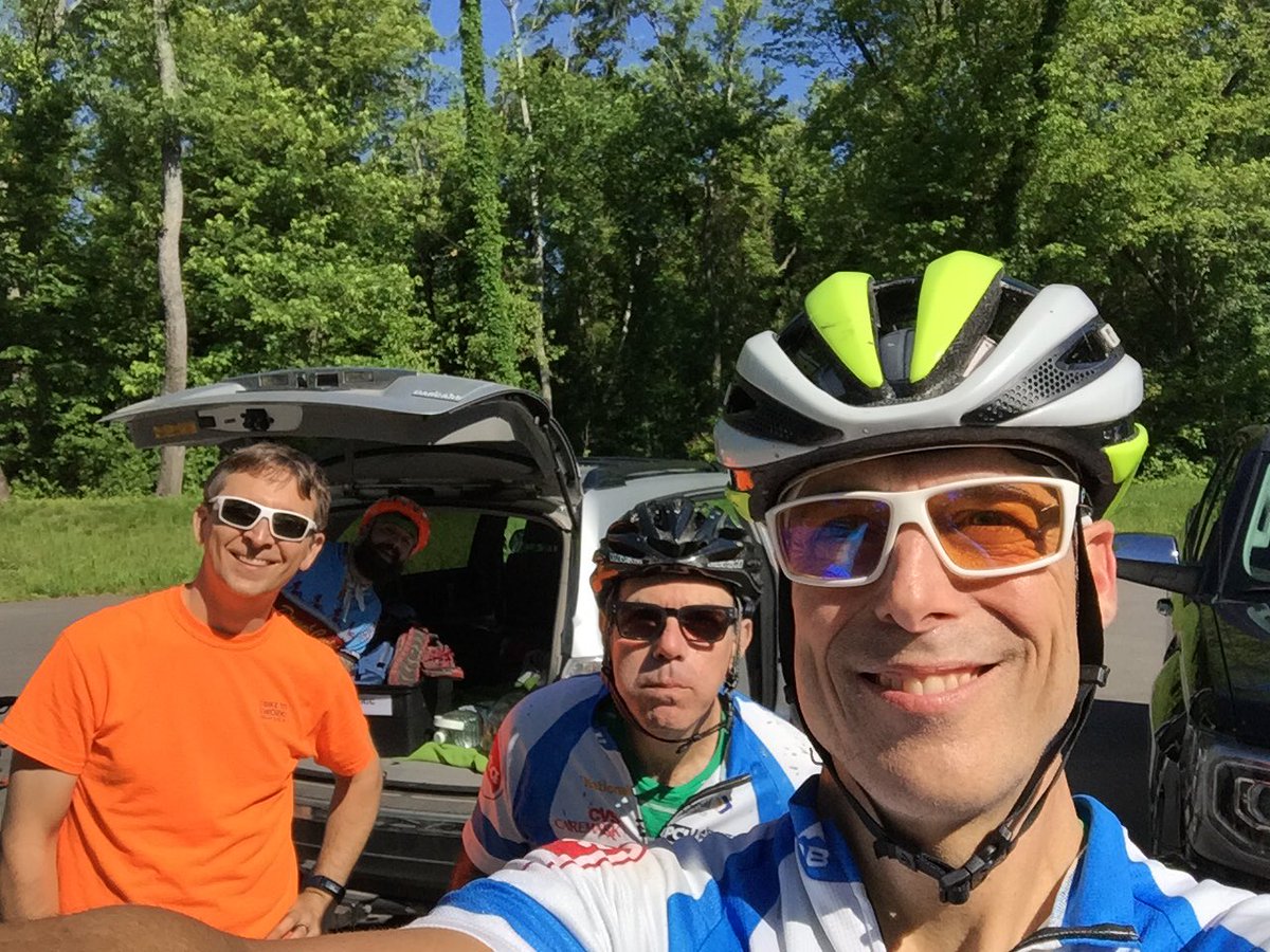 ciclibucatini's tweet photo. SAG awaiting at Williamsport. https://t.co/5qvqoFrGs4