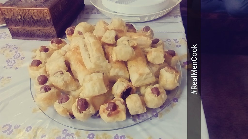 otaiba13's tweet photo. Because I'm a strong, independent man who needs no woman 🙊😂😎! #RealMenCook #MaleChef #Iftaar https://t.co/qylUwCgV2c