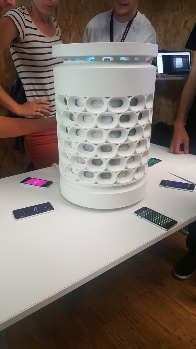 PaulineVerge's tweet image. Créer ses propres sons entre amis à l&apos;aide de cette enceinte circulaire connectée... à vos smartphones respectifs #FENS2017 #Coloop #techno
