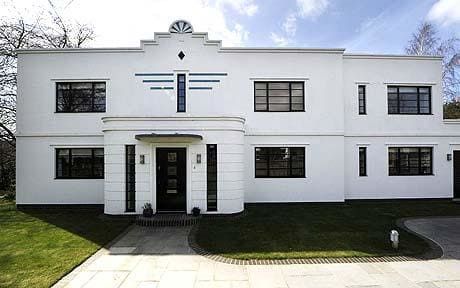 WPRGodalming's tweet photo. #Didyouknow that this Godalming property once featured on Grand Designs? https://t.co/bNOBSEi3Ko #Property #Granddesigns #Architecture https://t.co/h82c3Ykm3J