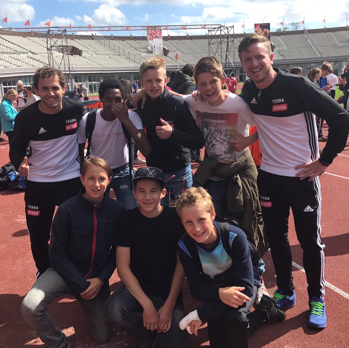 Het floorball team van Terra Assen is vandaag naar Amsterdam geweest voor de finales van #olympicmoves topdag!