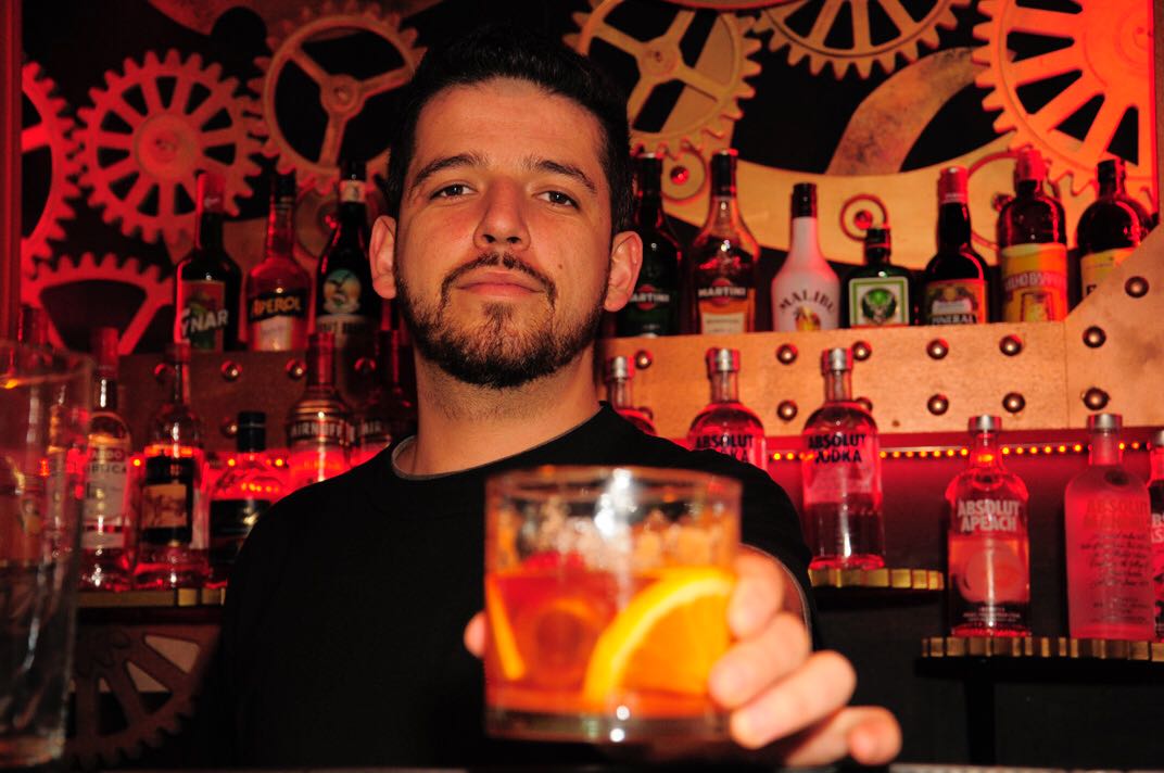 Wecabbeer's tweet photo. #NEGRONIWEEK EN #WCB
Vení a probar nuestro #Negroni. Con esta iniciativa estás ayudando al Banco de Alimentos. #Wecabbeer #RandomBar https://t.co/goDSoh2WZC