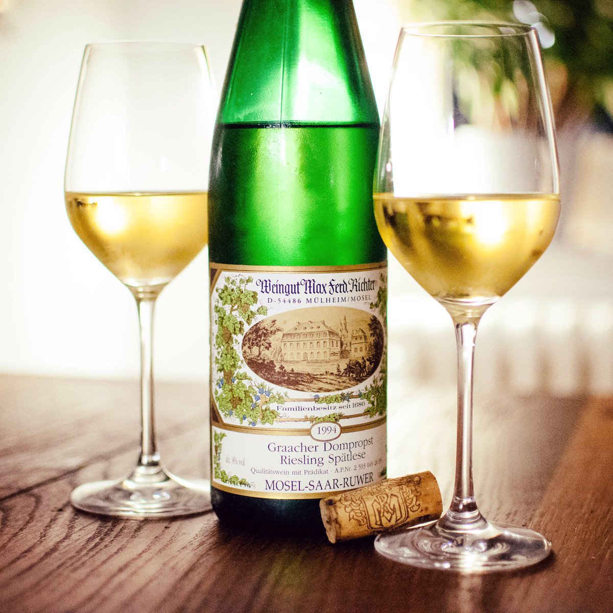 Rieslingheroes's tweet photo. Today #fridaytradition of drinking #Riesling from before #2000 with #maxferdrichter ... Tasting notes on Insta https://t.co/ohWmnFrXbN https://t.co/jKsjFDjucN