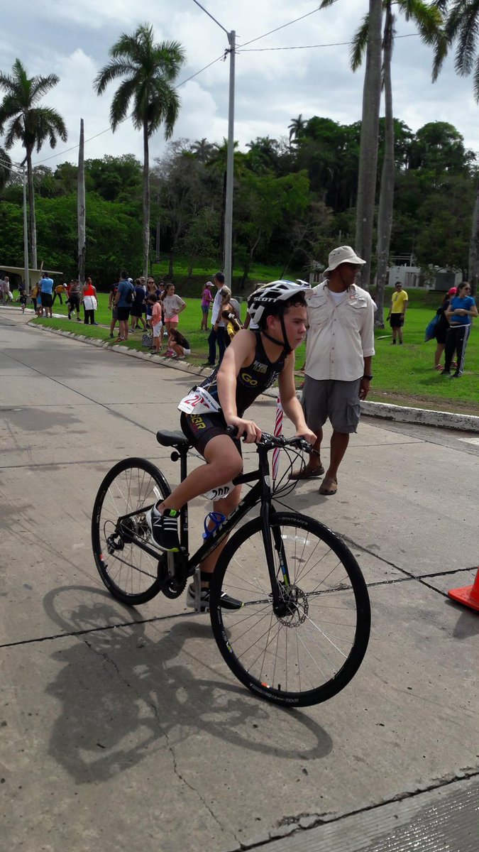 ColegioBrader's tweet photo. Excelente participación de nuestro equipo de triatlón en Panamá Pacifico. Felicitaciones para nuestros atletas y para sus coaches! https://t.co/ldVEg7A1xz