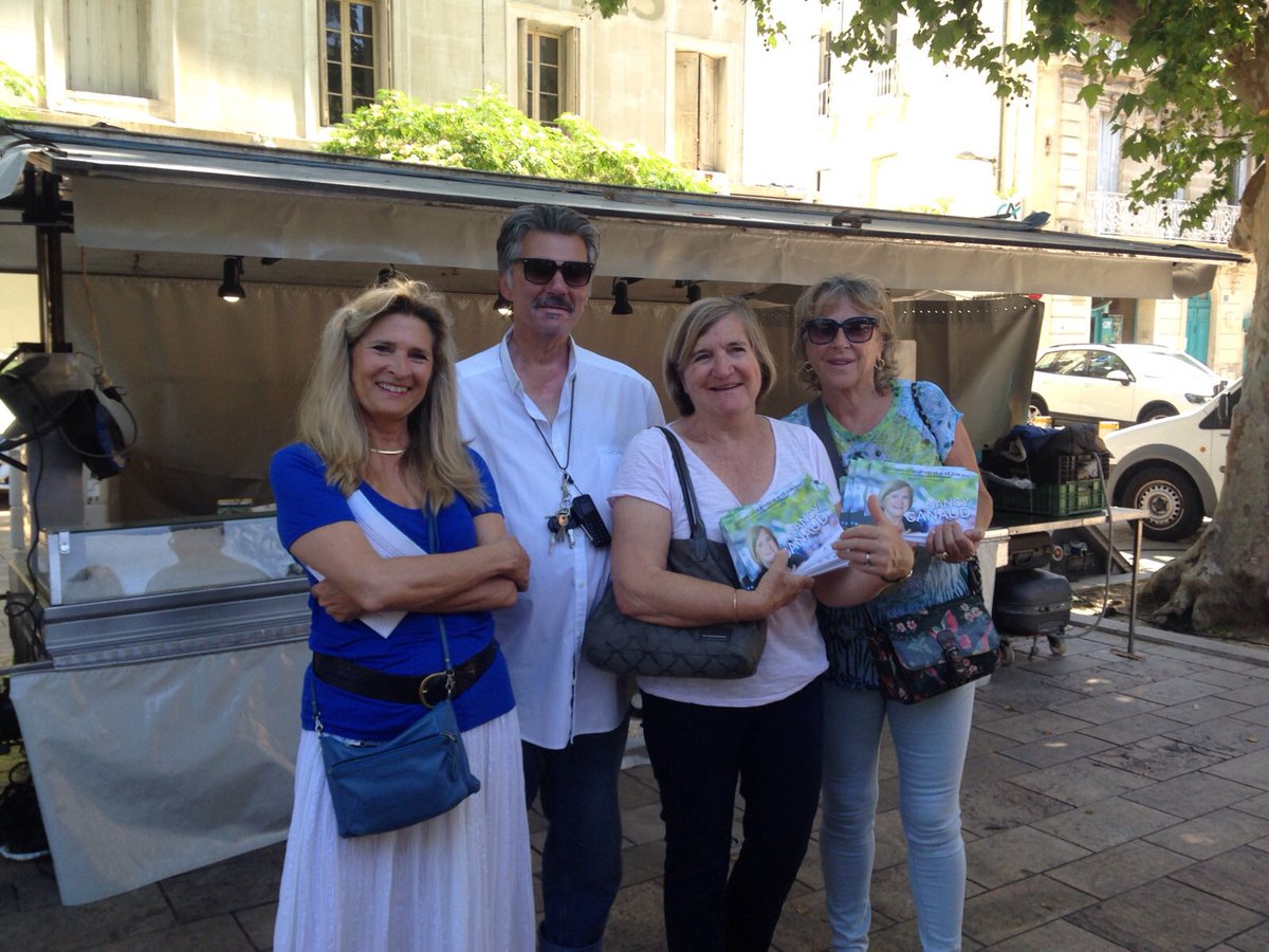 NancyCanaud2017's tweet photo. Dernière journée de campagne au centre ville et à la Paillade ! #circo3402 #legislatives https://t.co/5qJ3huFWy4